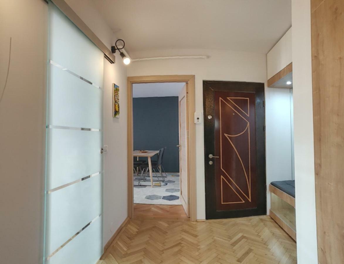 Modern And Cozy Apartment Piteşti Exteriör bild